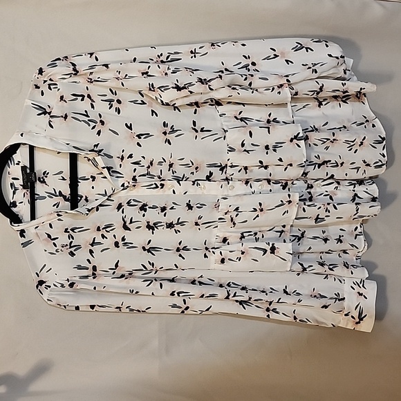 Ann Taylor Factory Tops - Ann Taylor Factory Cream Floral Blouse Med